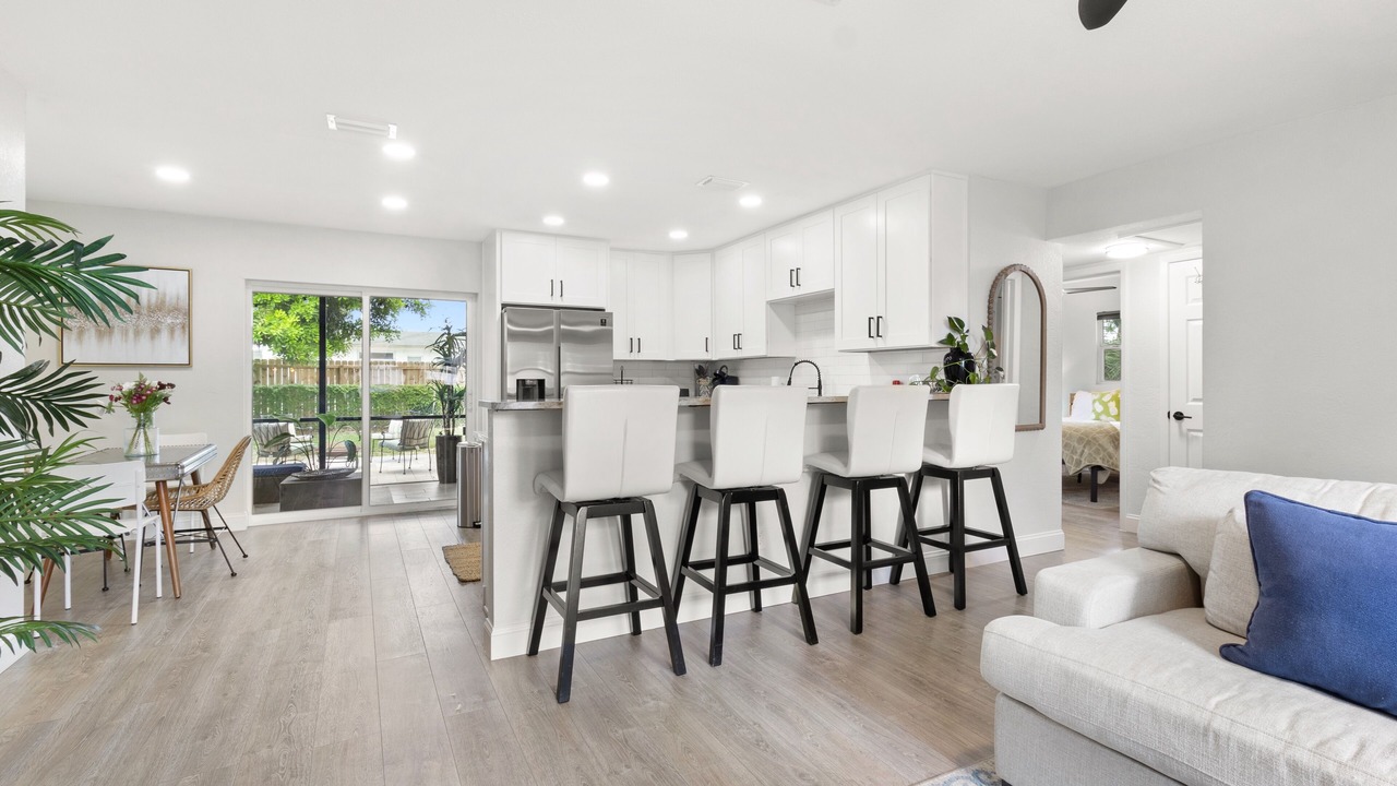 Photo of Livingroom in South Pinellas Community Council