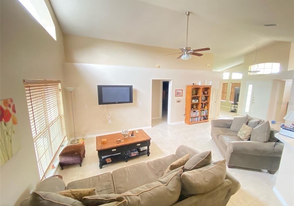 Photo of Livingroom in Sunridge Woods