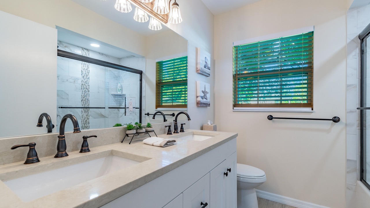Photo of Bathroom in Oakford Park