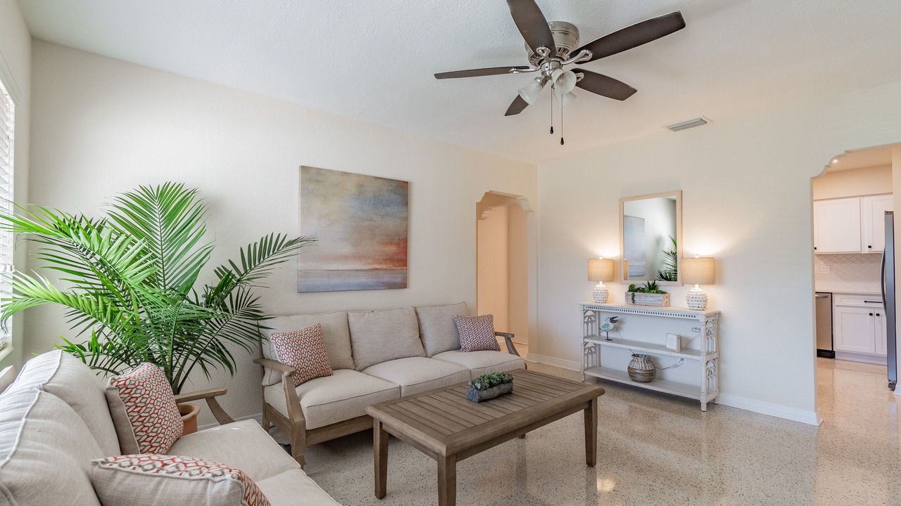 Photo of Livingroom in Oakford Park