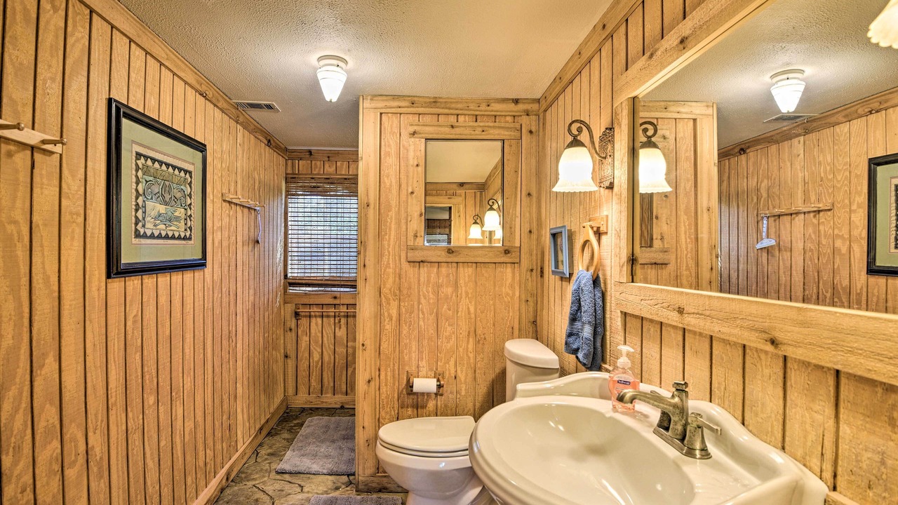 Photo of Bathroom in Crescent City