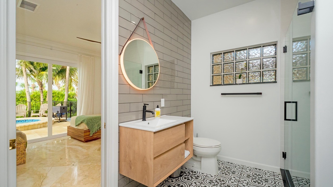 Photo of Bathroom in Marathon