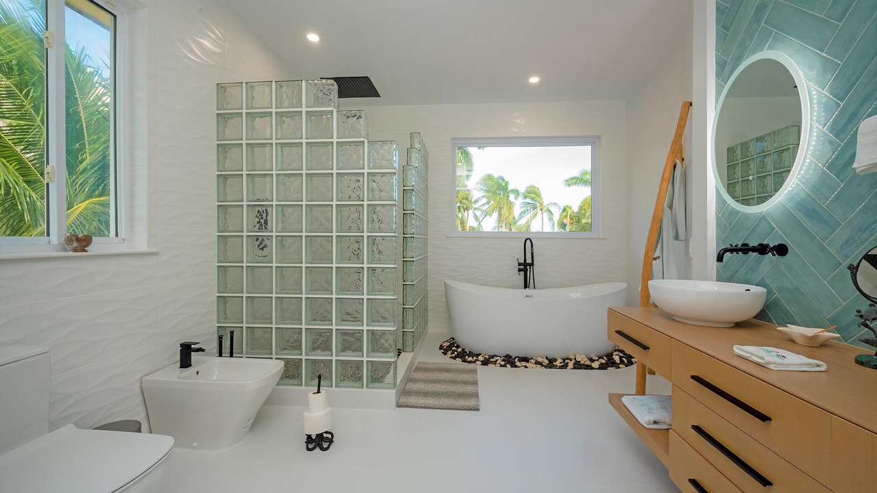 Photo of Bathroom in Marathon