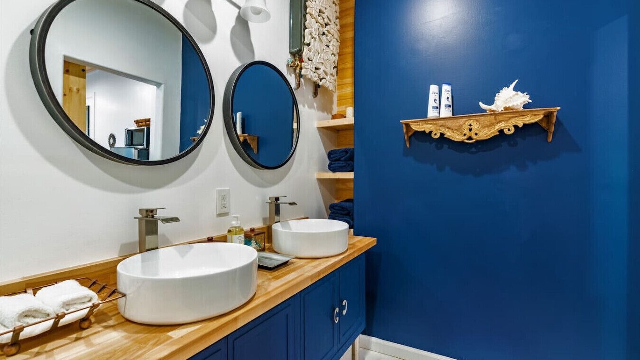 Photo of Bathroom in Indian Beach Sapphire Shores