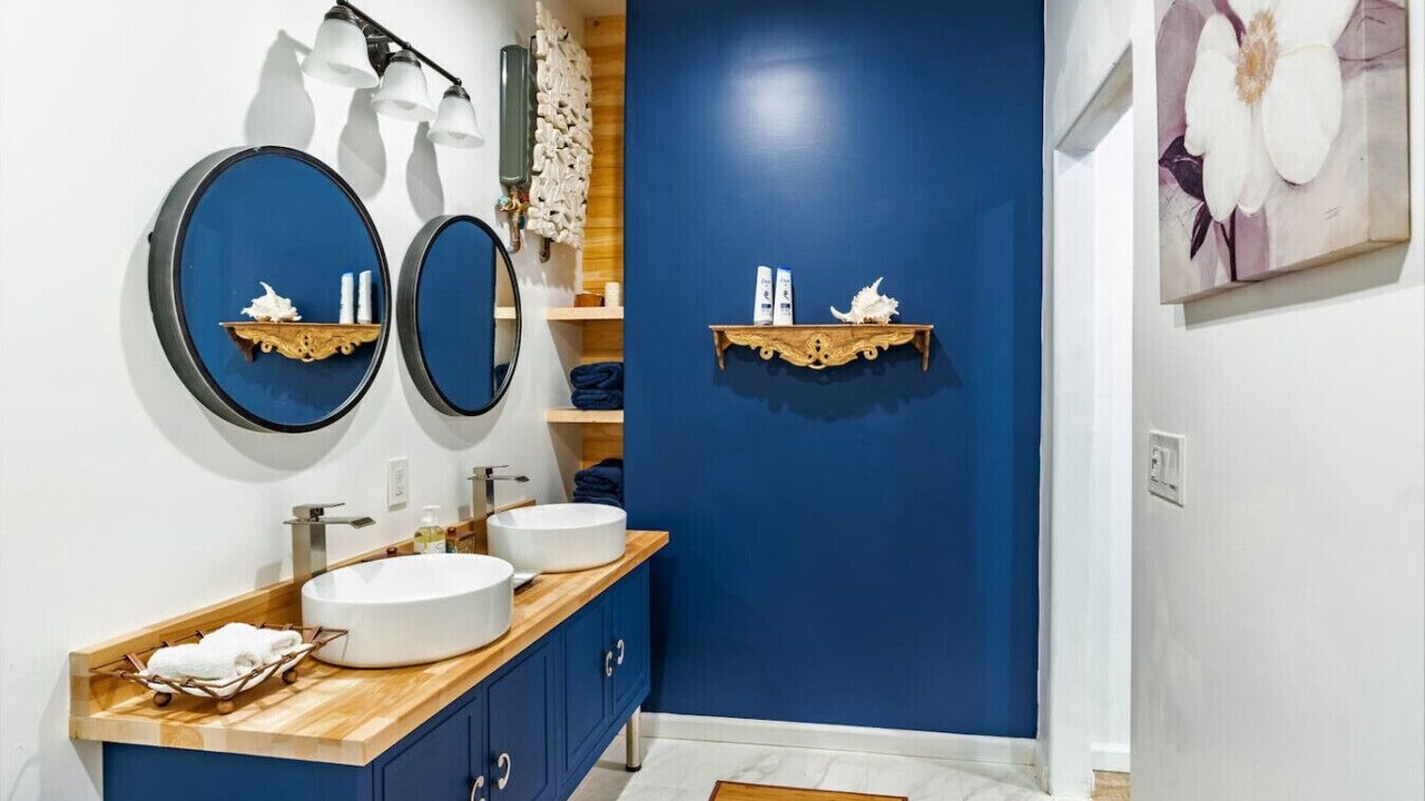 Photo of Bathroom in Indian Beach Sapphire Shores