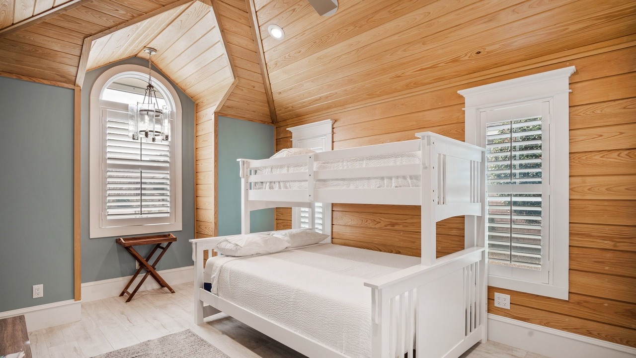 Photo of Bedroom in Avalon Beach Estates