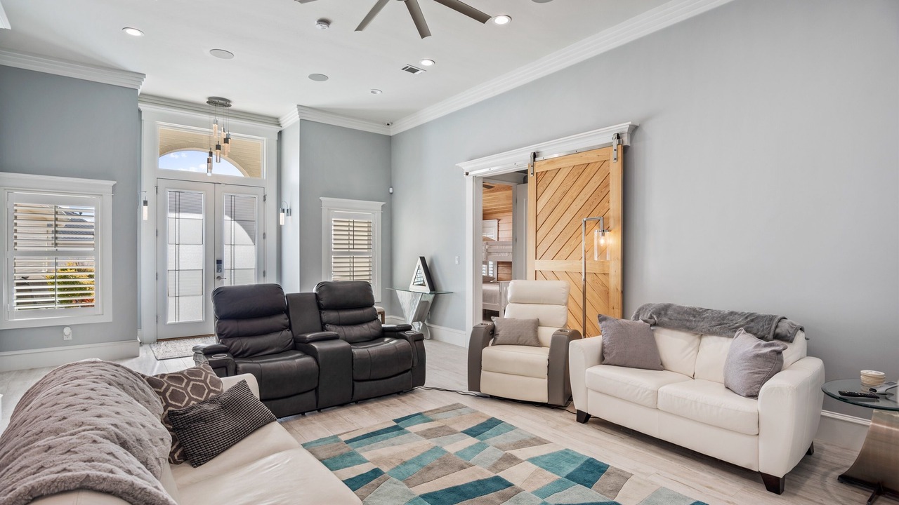 Photo of Livingroom in Avalon Beach Estates