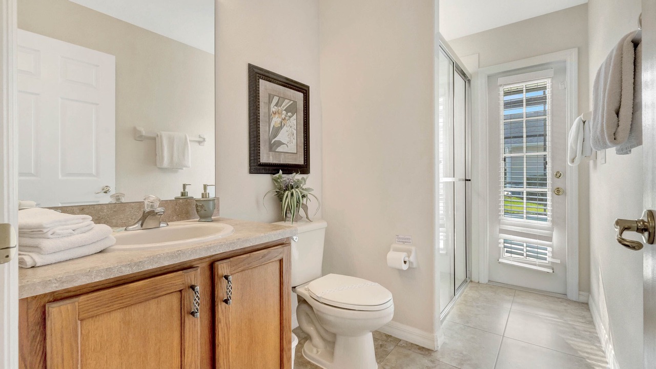 Photo of Bathroom in Orange Tree