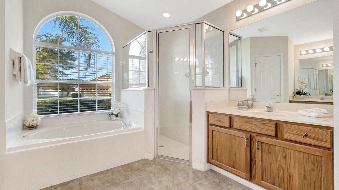 Photo of Bathroom in Orange Tree