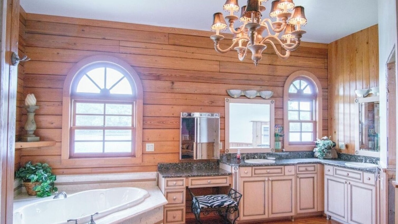 Photo of Bathroom in Astor