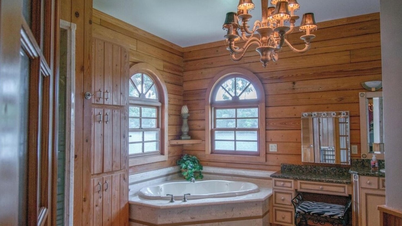 Photo of Bathroom in Astor