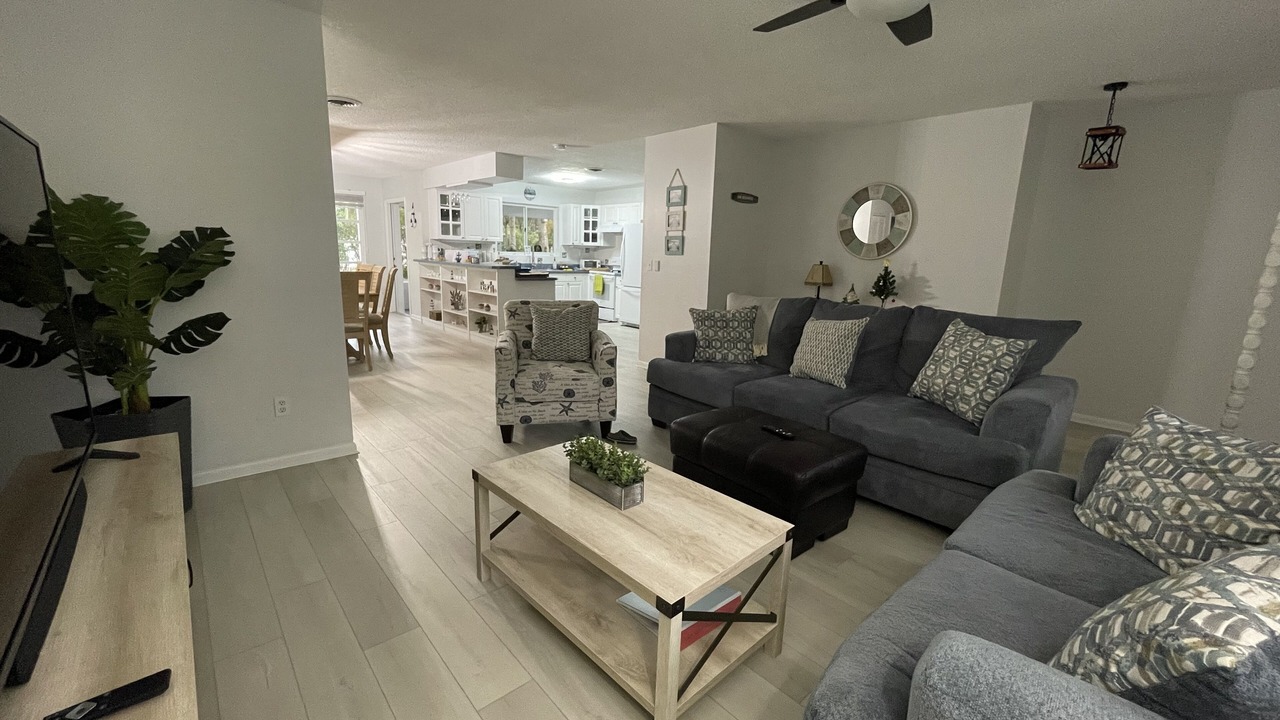 Photo of Livingroom in Florida Ridge