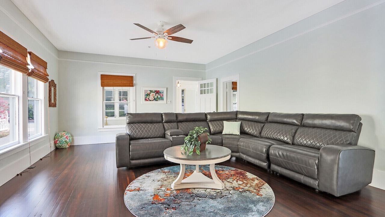 Photo of Livingroom in Stuart