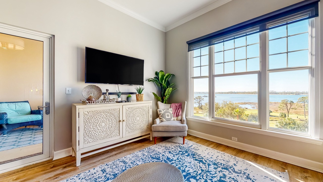 Photo of Livingroom in Upper Grand Lagoon