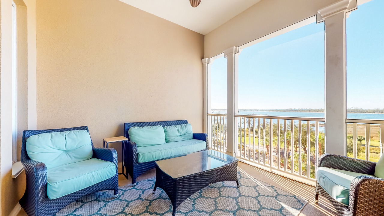 Photo of Livingroom in Upper Grand Lagoon