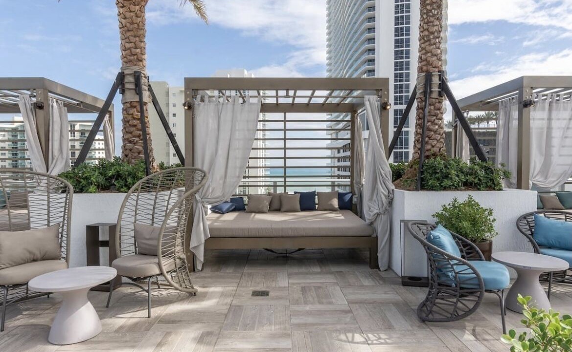 Photo of Outdoor in Hallandale Beach