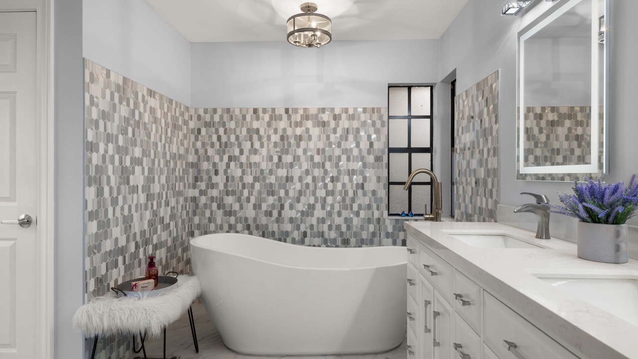 Photo of Bathroom in Kings Lake