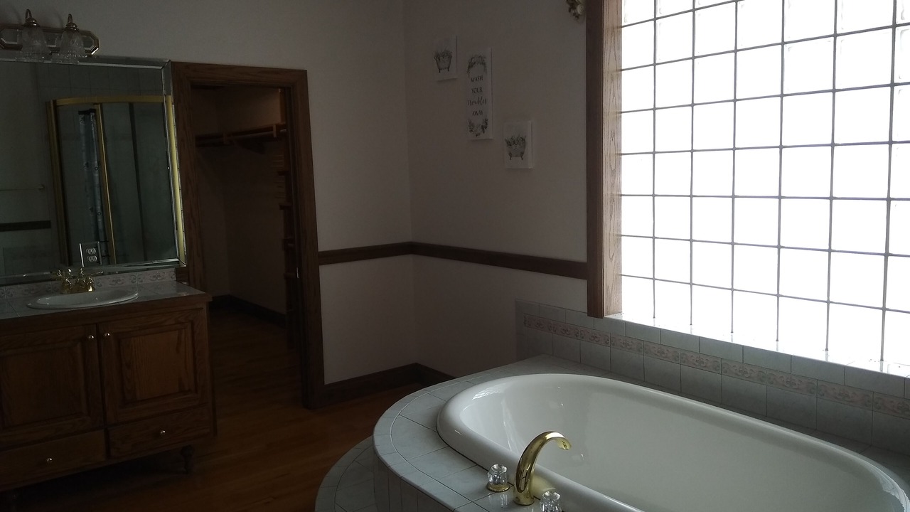 Photo of Bathroom in Tropic
