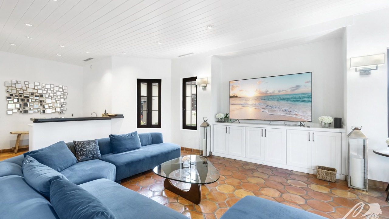 Photo of Livingroom in Northeast Miami