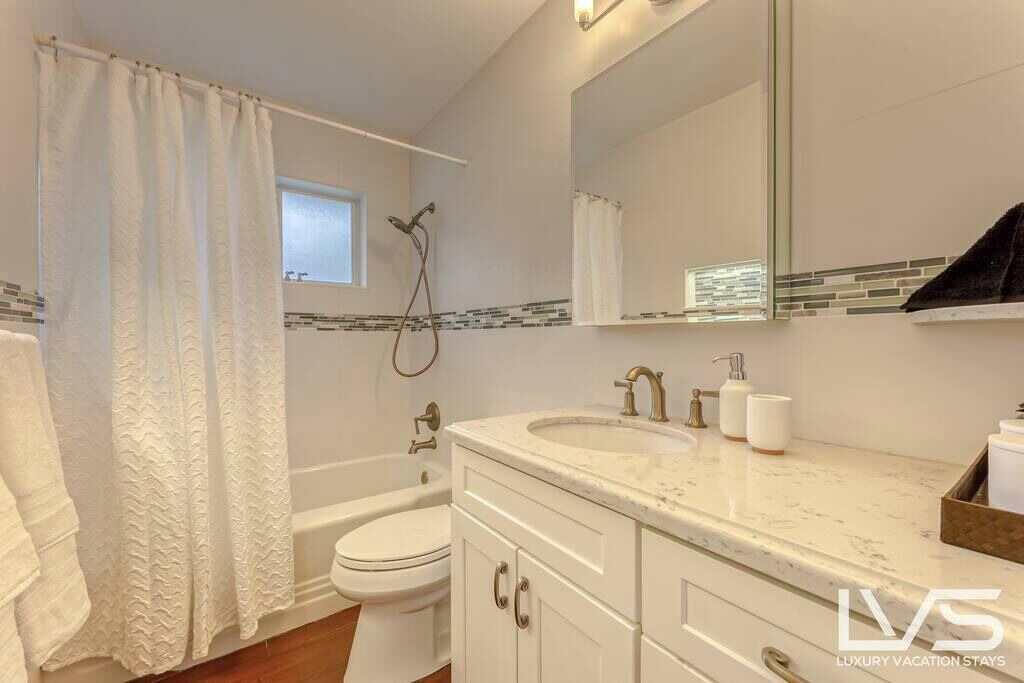 Photo of Bathroom in Survey Creek