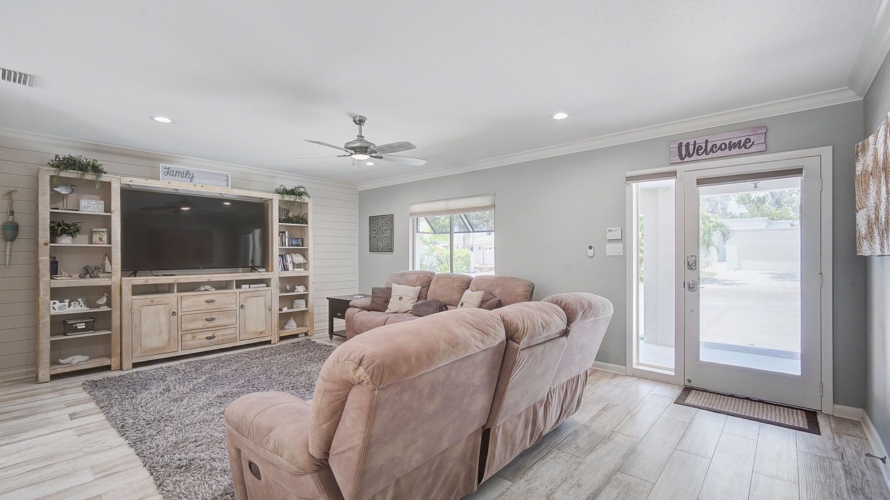 Photo of Livingroom in Bay Isle