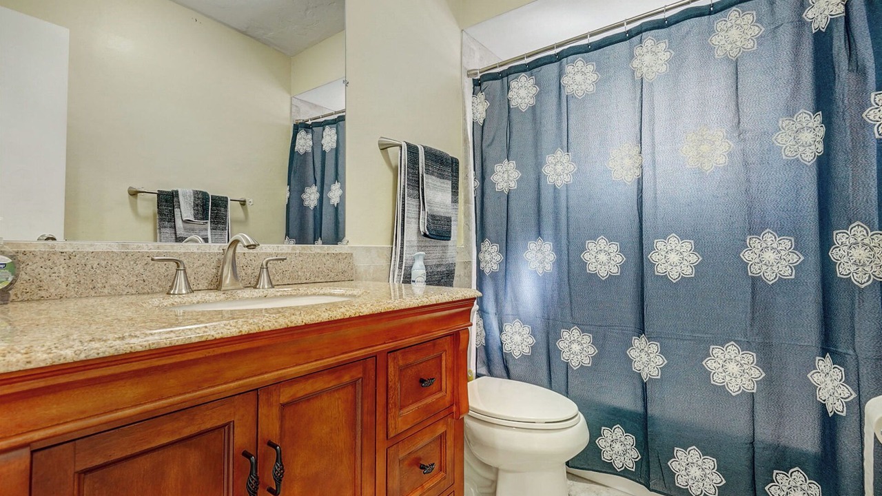 Photo of Bathroom in Sunrise