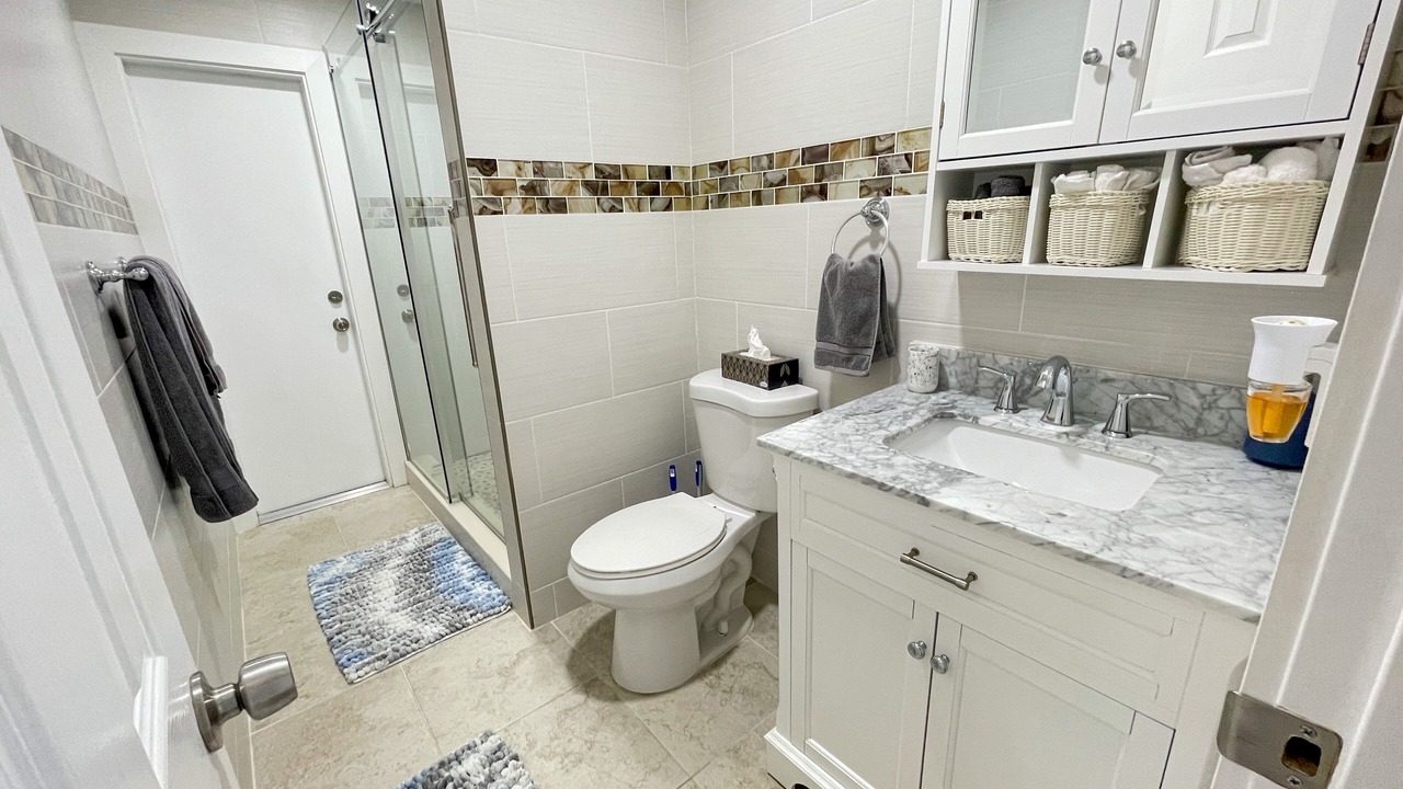 Photo of Bathroom in Sunrise