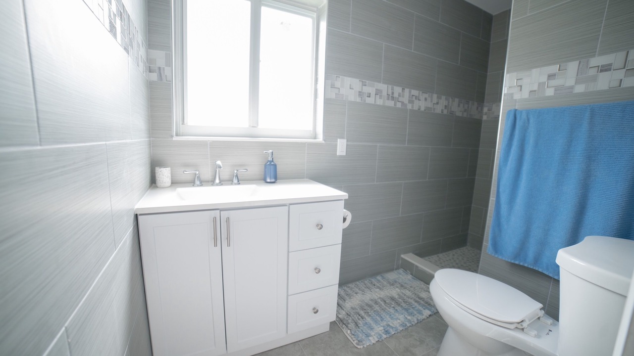 Photo of Bathroom in Sunrise
