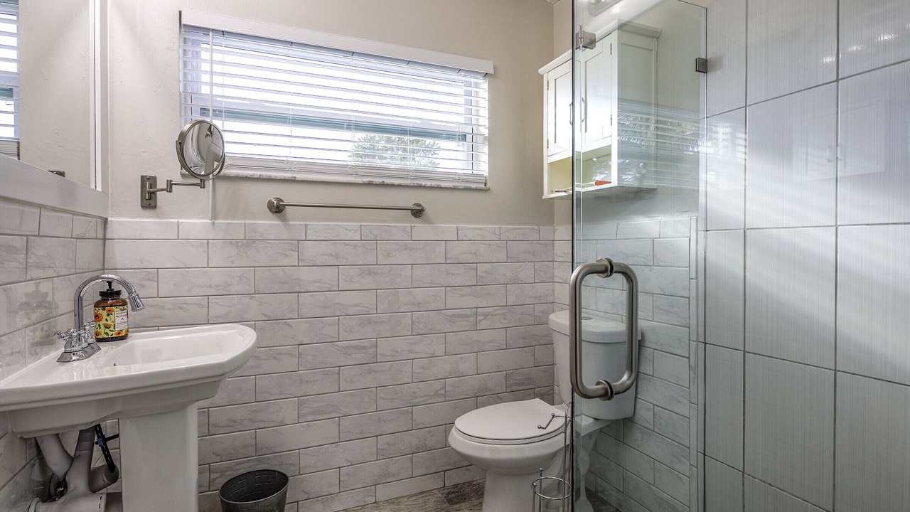 Photo of Bathroom in Lake Clarke Shores