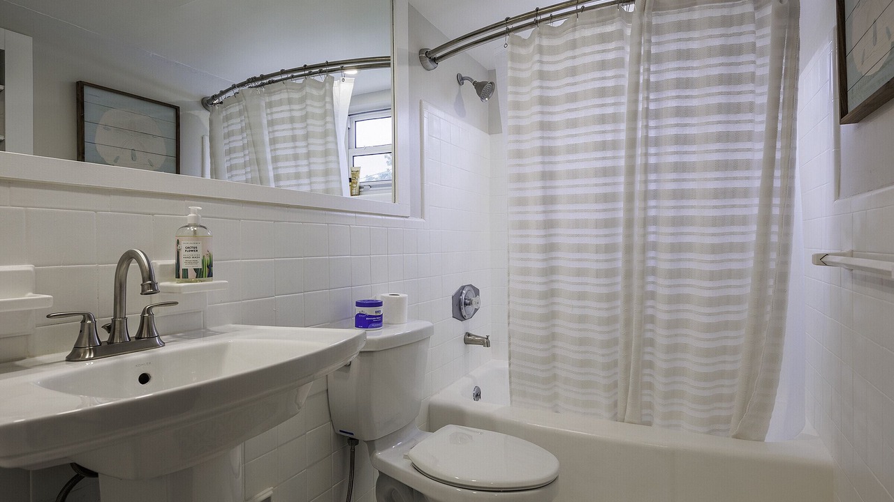 Photo of Bathroom in Lake Clarke Shores