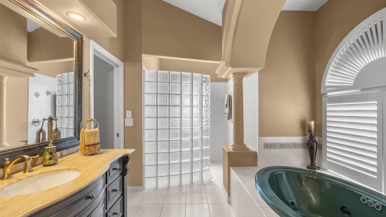 Photo of Bathroom in Cambridge Greens