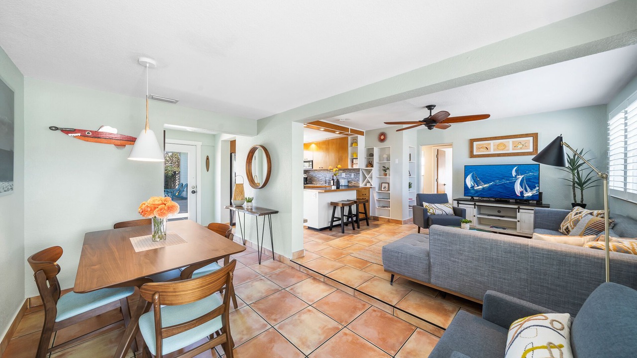 Photo of Livingroom in Snug Harbor Estates