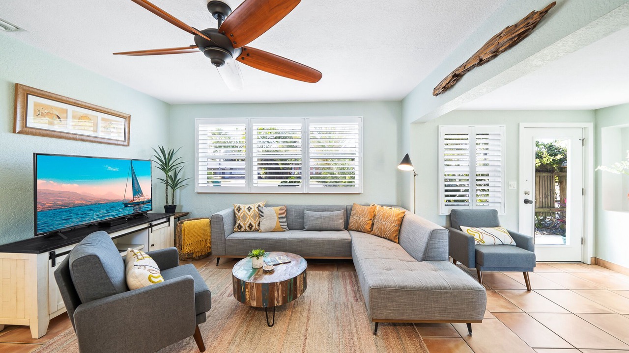 Photo of Livingroom in Snug Harbor Estates
