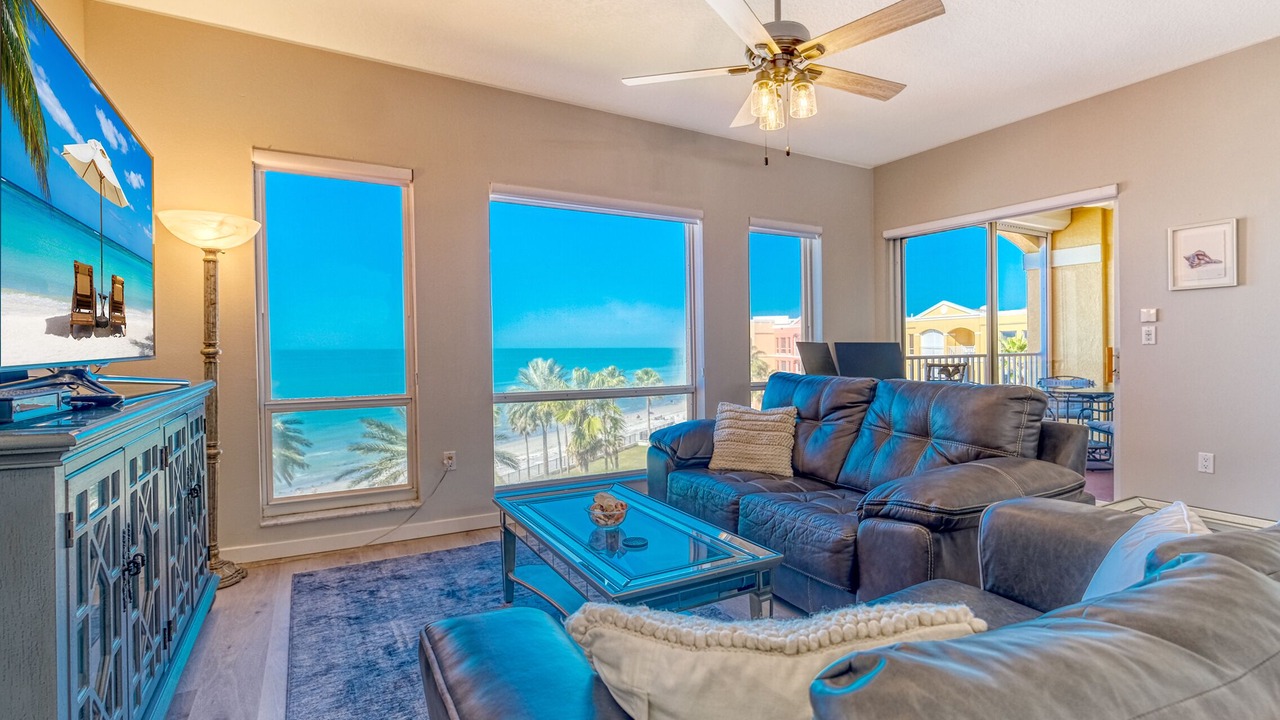 Photo of Livingroom in North Redington Beach