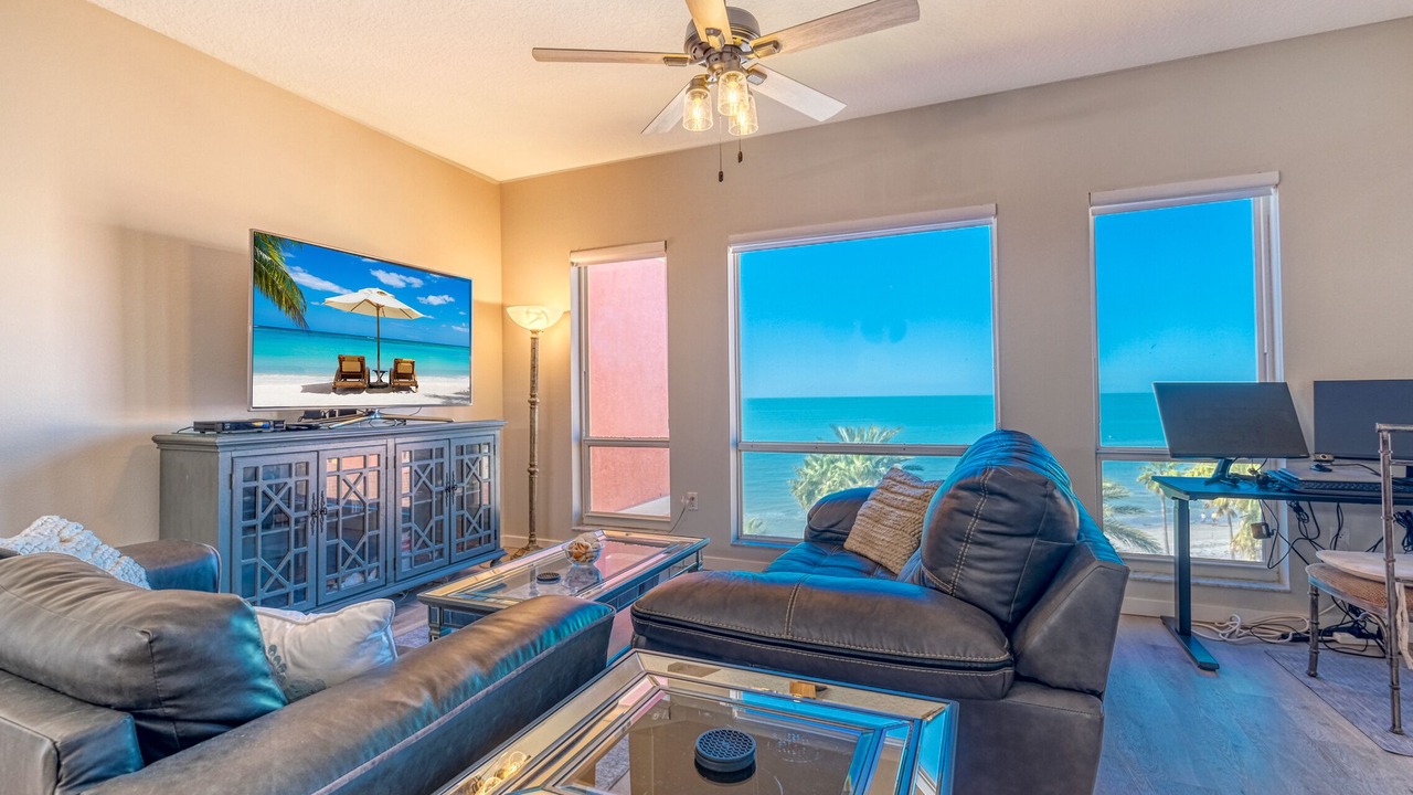 Photo of Livingroom in North Redington Beach