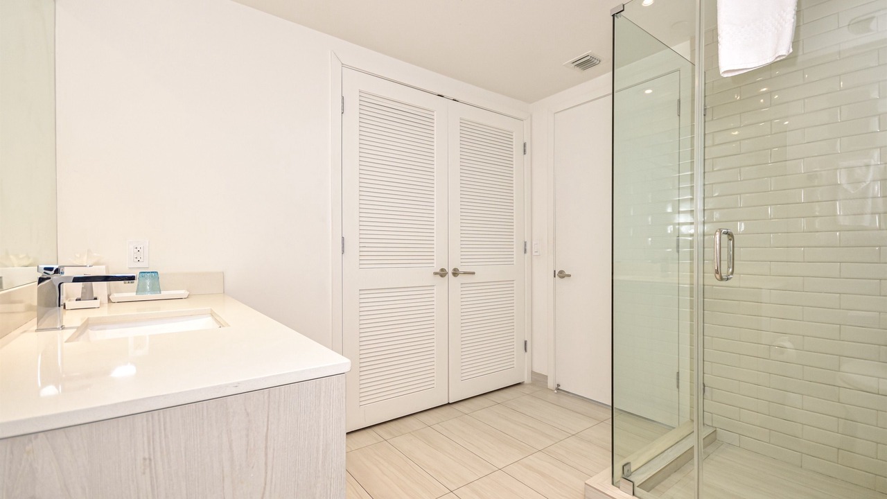 Photo of Bathroom in Hallandale Beach