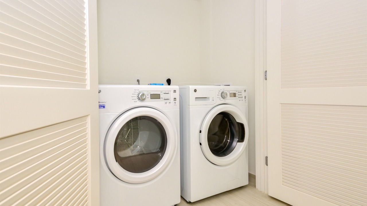 Photo of Bedroom in Hallandale Beach