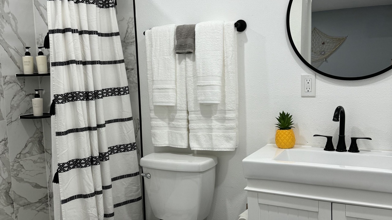 Photo of Bathroom in Egypt Lake-Leto