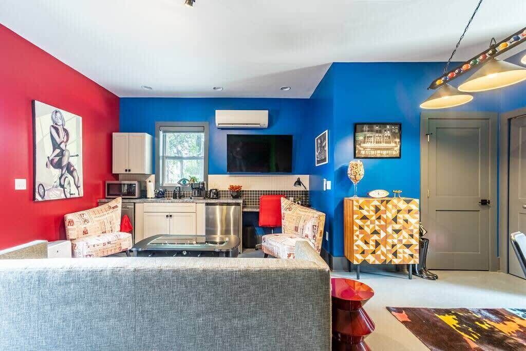 Photo of Livingroom in Urban Core