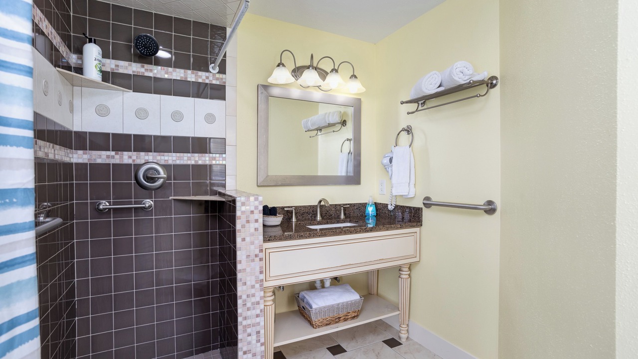 Photo of Bathroom in Tropic
