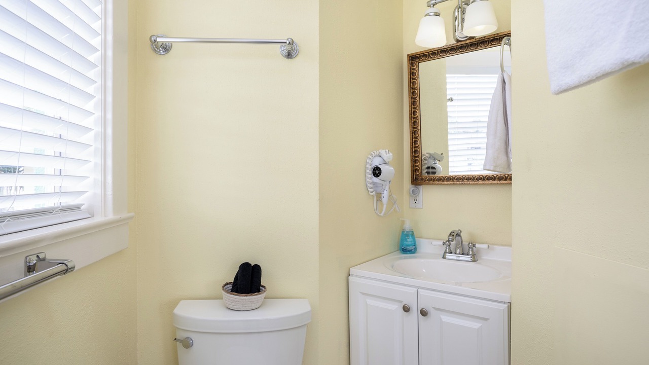 Photo of Bathroom in Tropic
