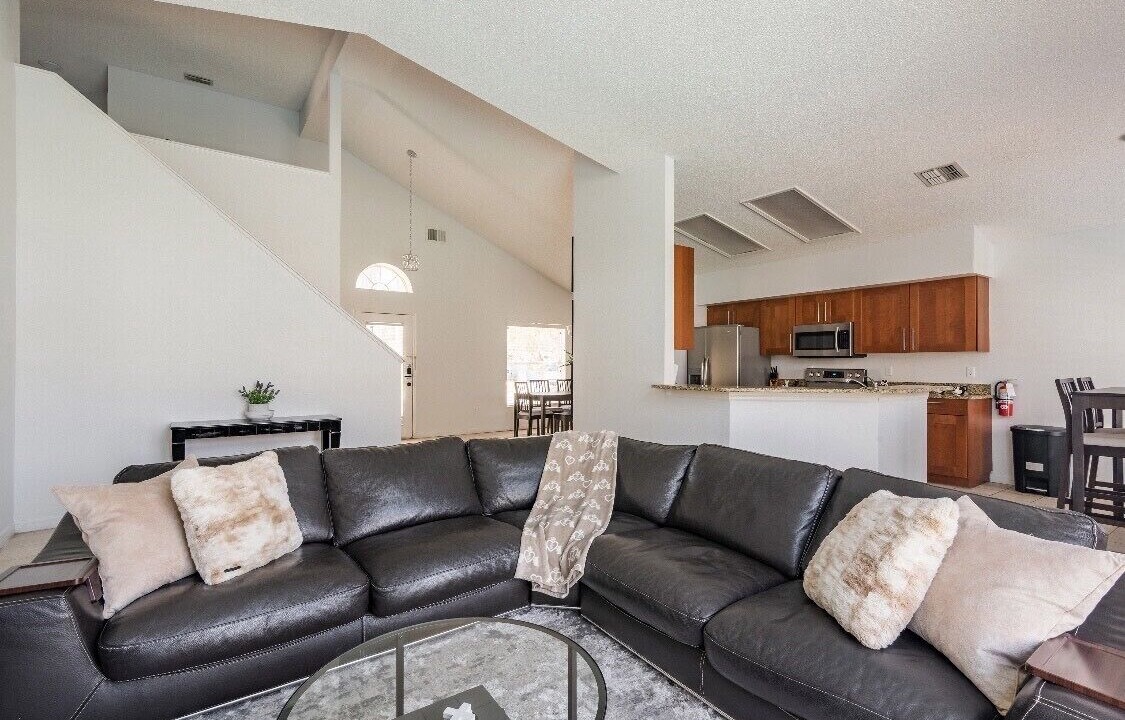 Photo of Livingroom in Lindfields