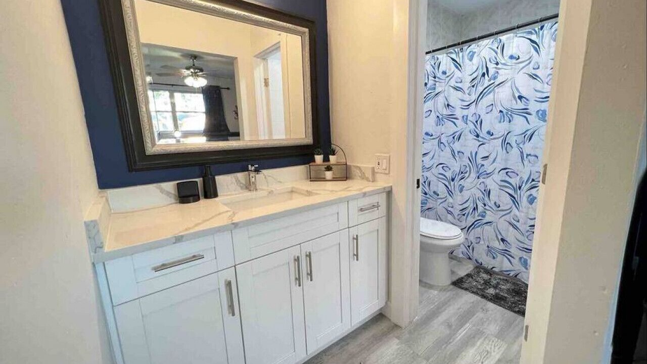 Photo of Bathroom in Lauderhill
