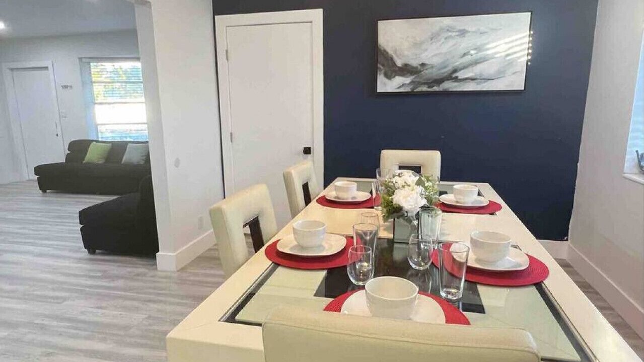 Photo of Bedroom in Lauderhill