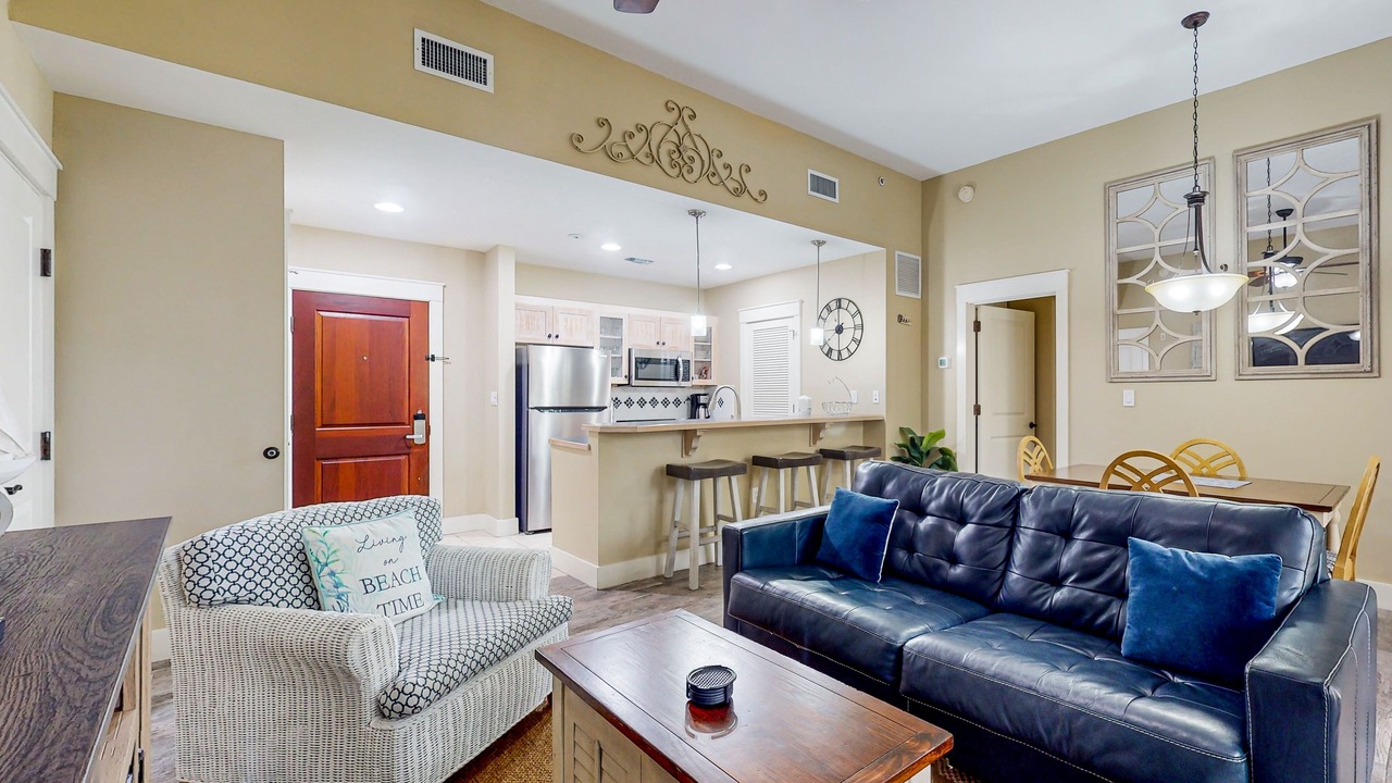 Photo of Livingroom in Baytowne Wharf