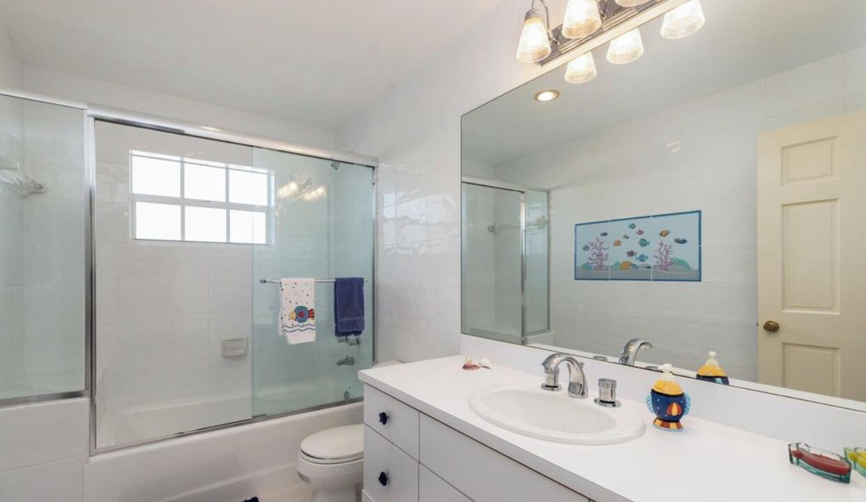 Photo of Bathroom in Islamorada
