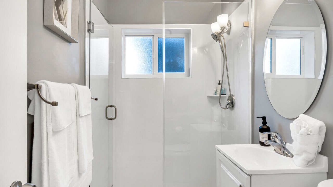 Photo of Bathroom in Poiciana Park II