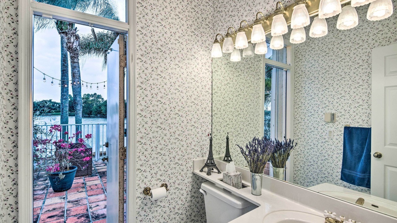 Photo of Bathroom in Miramar