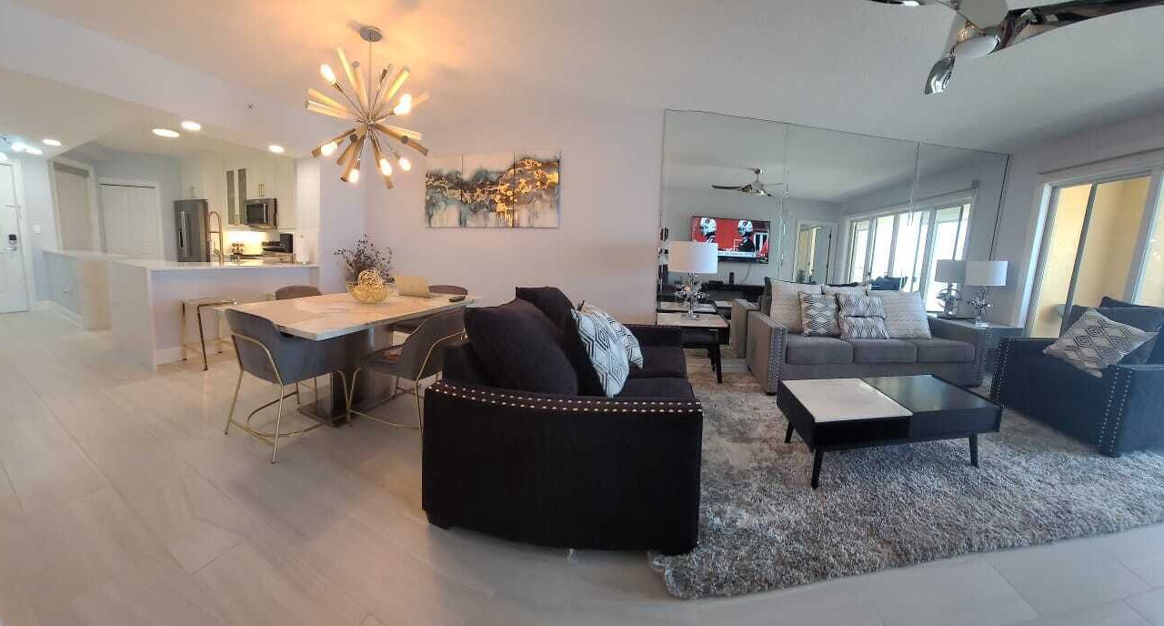 Photo of Livingroom in North Redington Beach