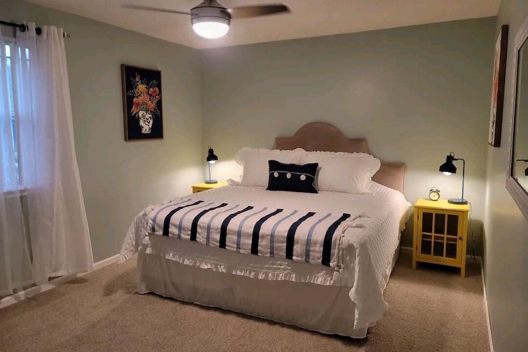 Photo of Bedroom in Lakeside
